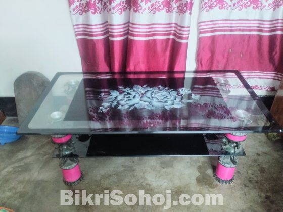 টি টেবিল